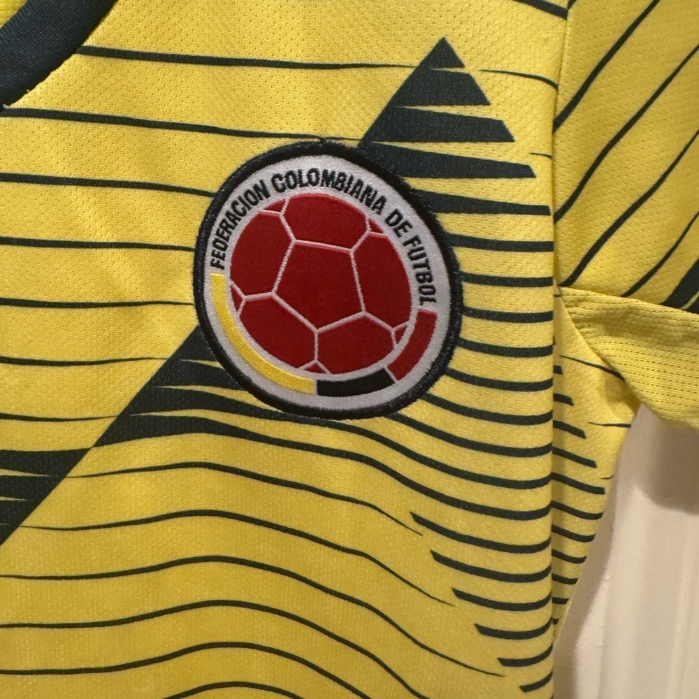 Adidas Colombia women’s home Jersey - Picture 4 of 7